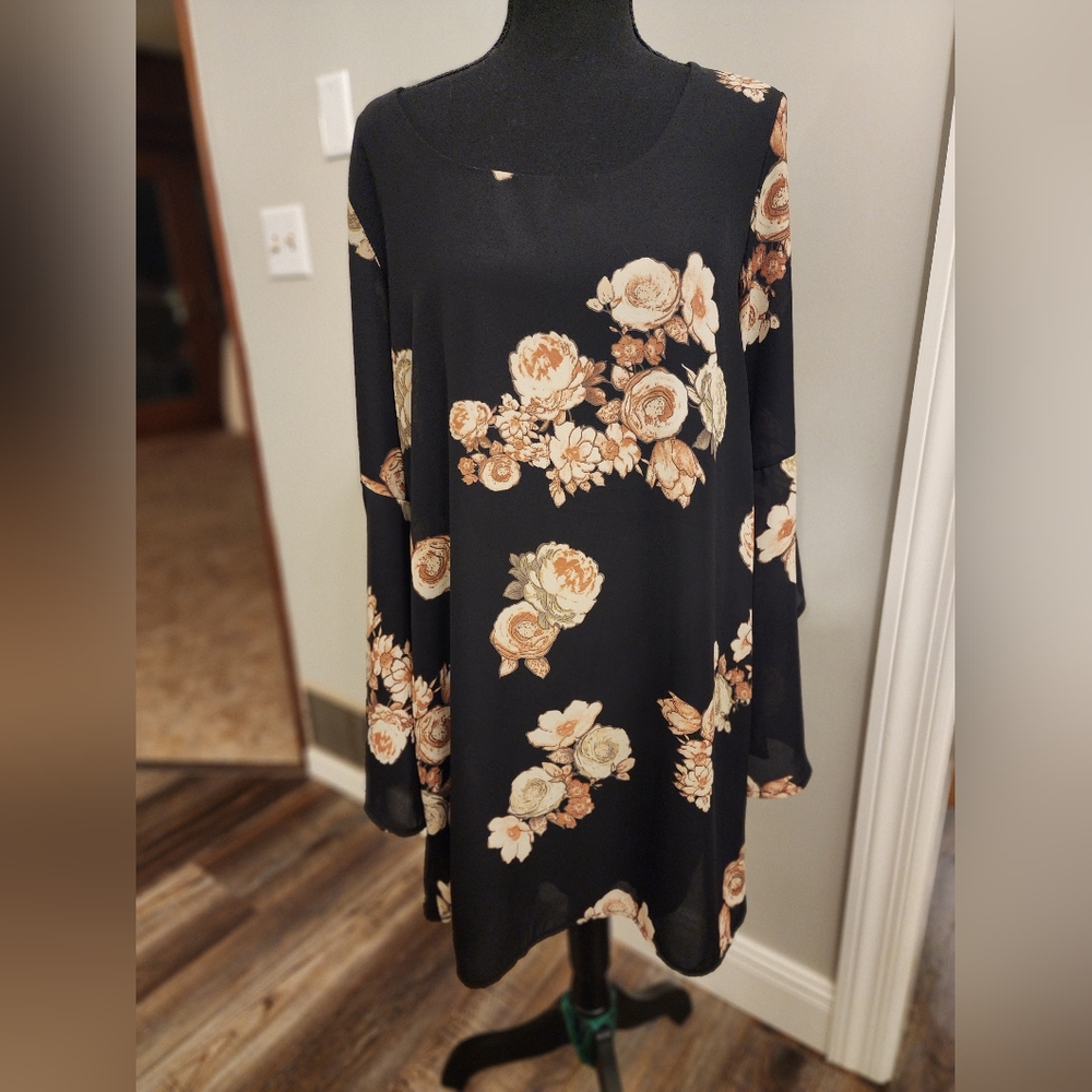 Lila Clothing Co. Floral Black Dress, size large
